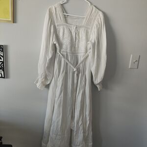 Elegant White Lace Detail Dress